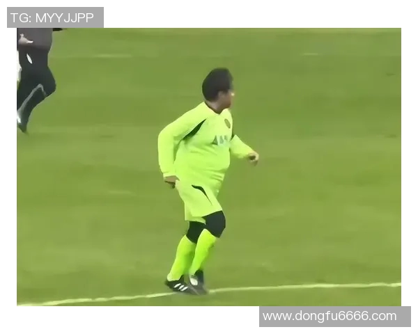 谭咏麟足球明星队上海热血赛场展现风采与激情 谭咏麟足球明星队上海热血赛场展现风采与激情