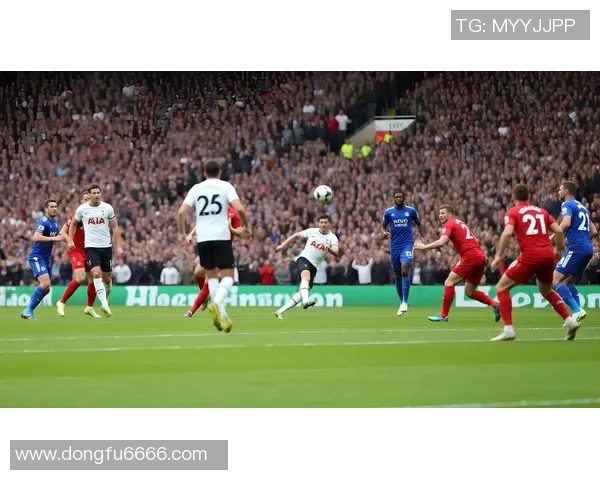 足球明星壁纸图库尽享全球顶级球星魅力与精彩瞬间的视觉盛宴 足球明星壁纸图库尽享全球顶级球星魅力与精彩瞬间的视觉盛宴