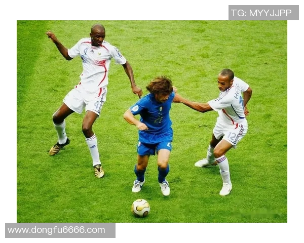 足球明星的传奇人生与赛场风采揭秘 足球明星的传奇人生与赛场风采揭秘